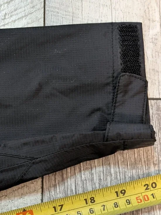 Marmot Black Lightweight Rain Jacket Hooded Utility Vented | Size M NWOT - Picture 16 of 17